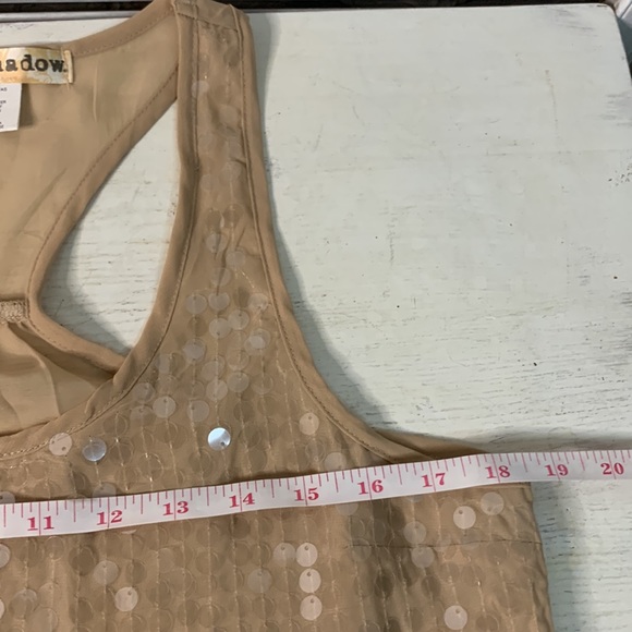 T15 Eyeshadow tan ecru with clear large sequins tank racer back with pleats sz M - Picture 9 of 12